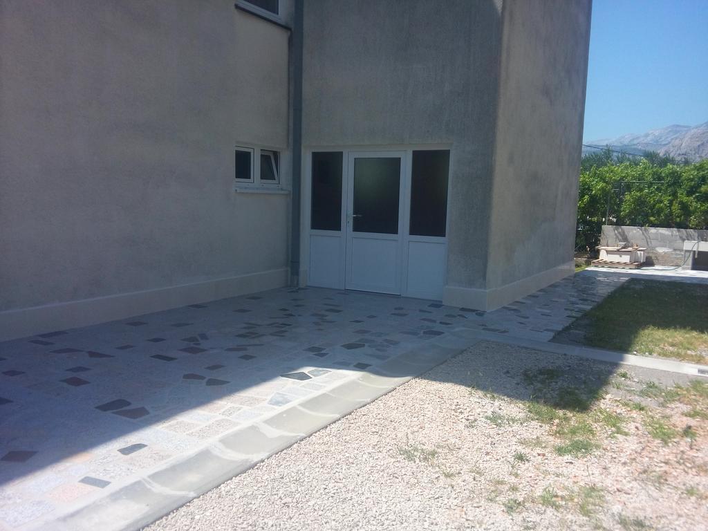 Apartments Erceg Omis Exterior photo