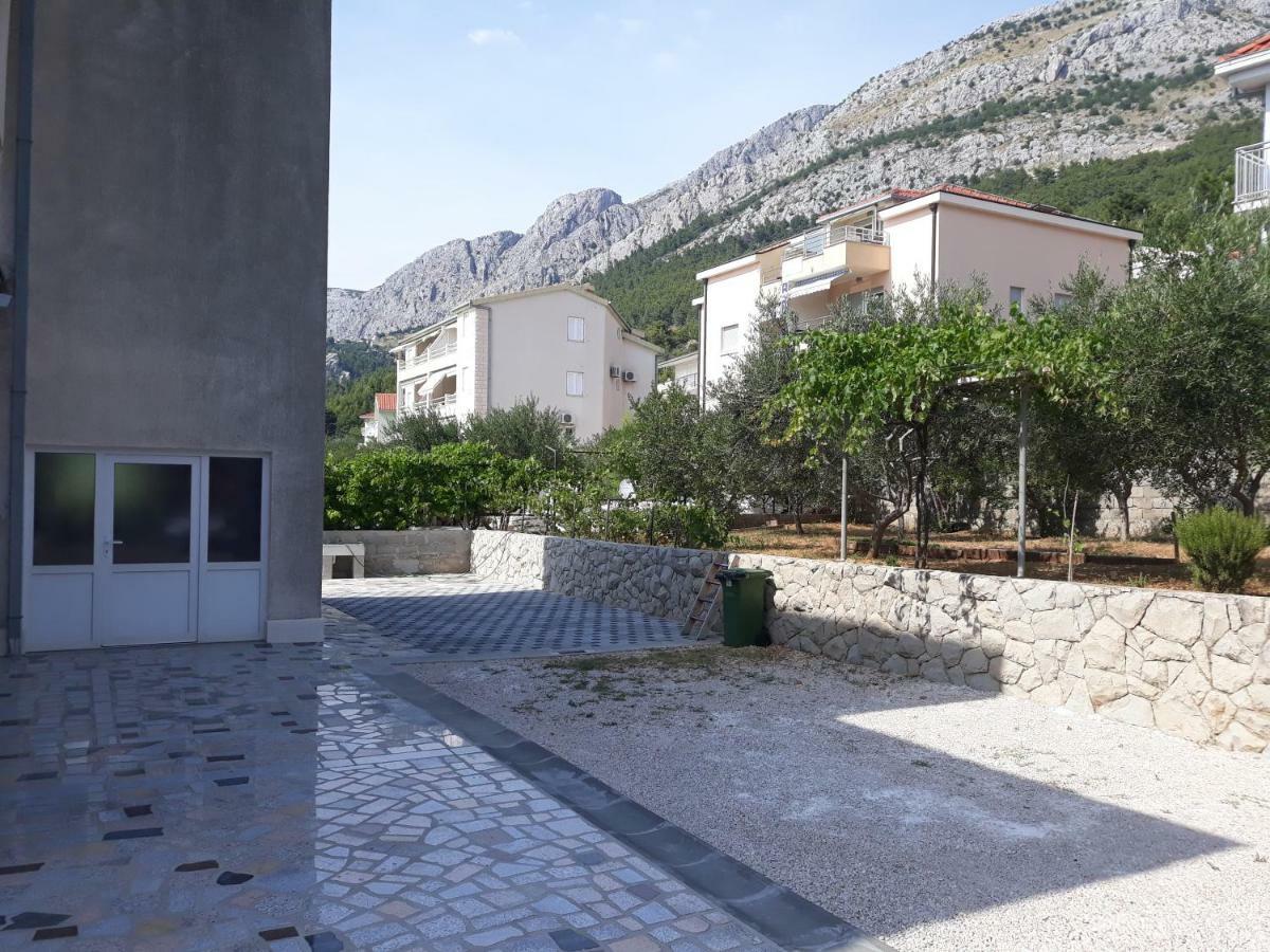 Apartments Erceg Omis Exterior photo