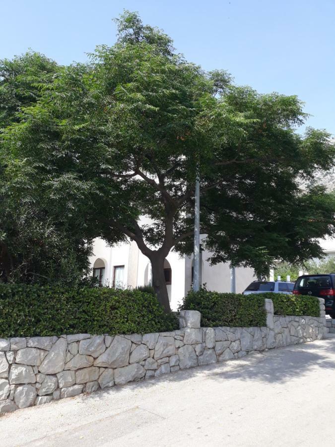 Apartments Erceg Omis Exterior photo