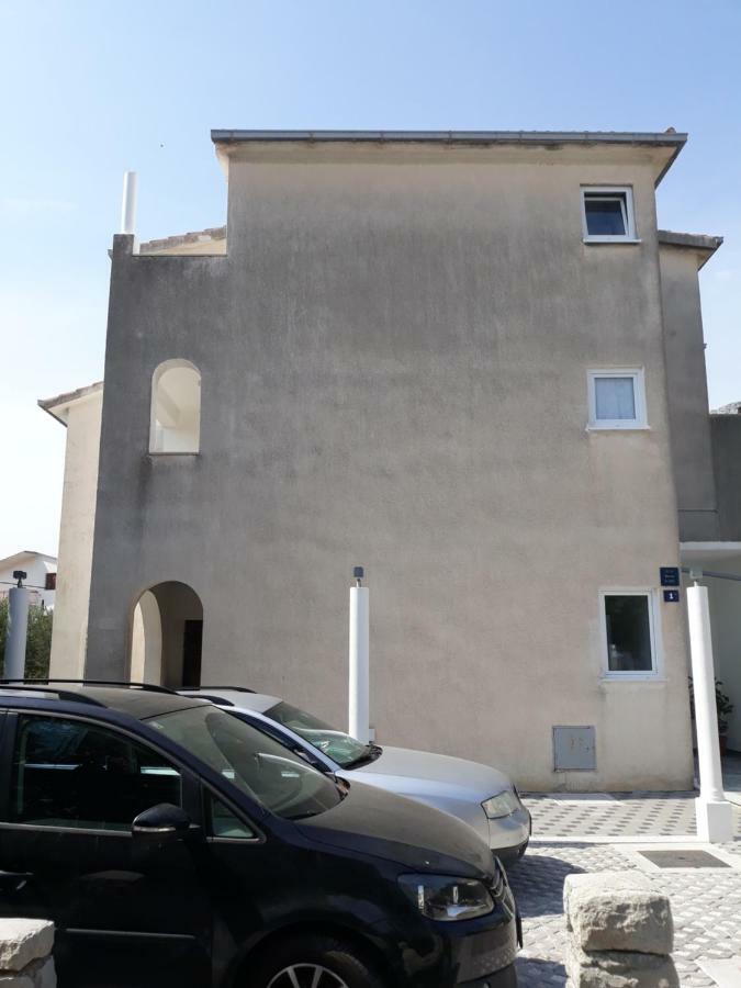 Apartments Erceg Omis Exterior photo