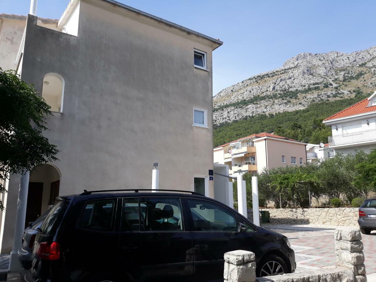 Apartments Erceg Omis Exterior photo