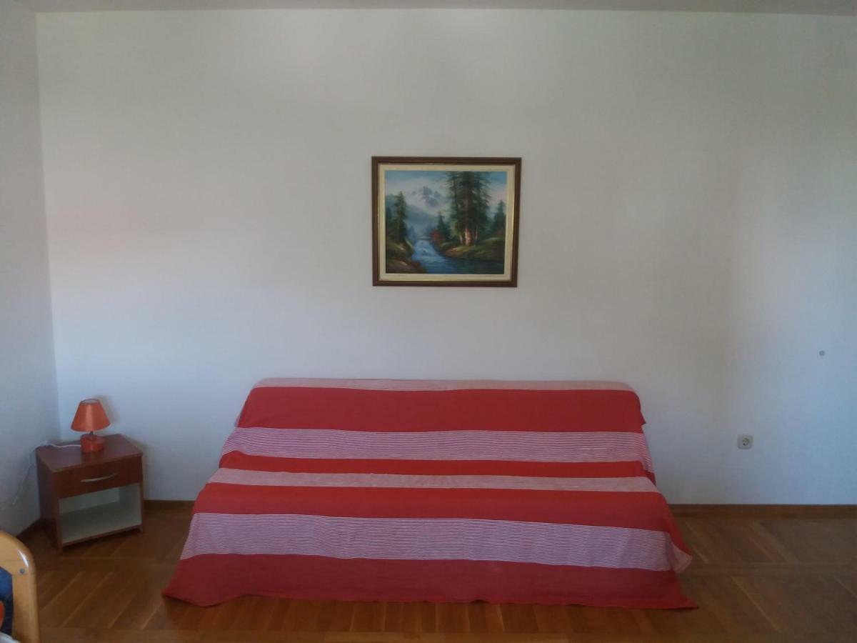 Apartments Erceg Omis Exterior photo